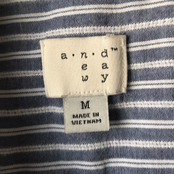 Blue and white stripe button down tank - Picture 4 of 4